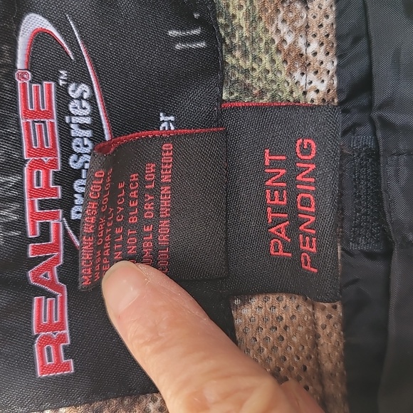 Realtree XL-XXL leaf vest - Picture 16 of 17